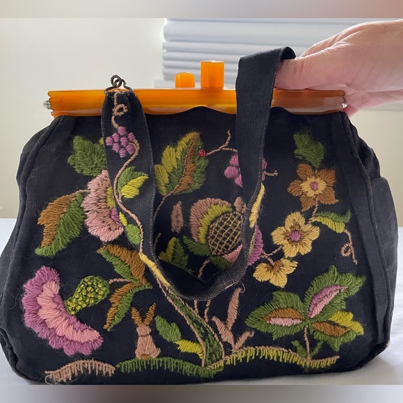 Adorable!!! Denim and crewel vintage purse 💕 - Picture 14 of 14